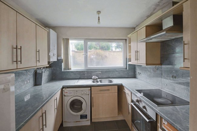 Ground Floor Flat, 1 Charles Court, Forest Hills Drive, Southampton, SO18 2FY 34