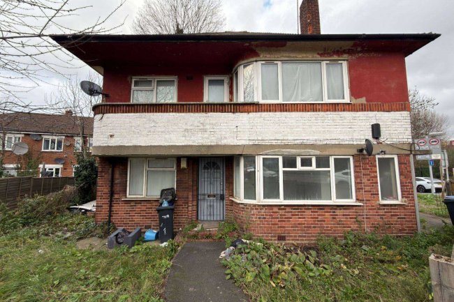 1 Pymmes Close, Enfield, London N13 4NJ 97