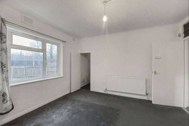 1 Pymmes Close, Enfield, London N13 4NJ 97