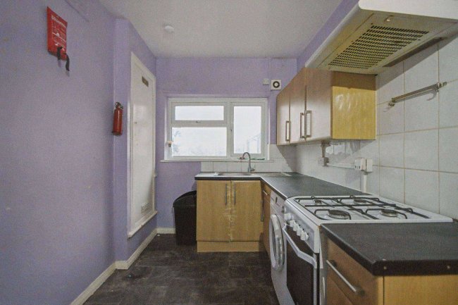 2 Pymmes Close, Enfield, London N13 4NJ 98