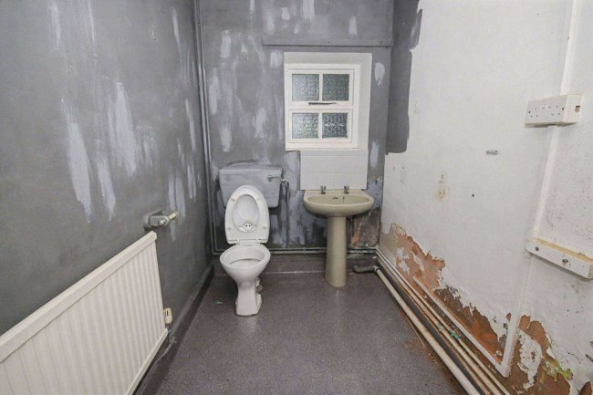 Fletchers Farmhouse, Thorney Road, Newborough, Cambridgeshire PE6 7RW 1