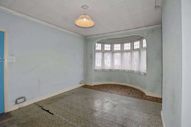 2 Dobell Road, Eltham, London SE9 1HE 2