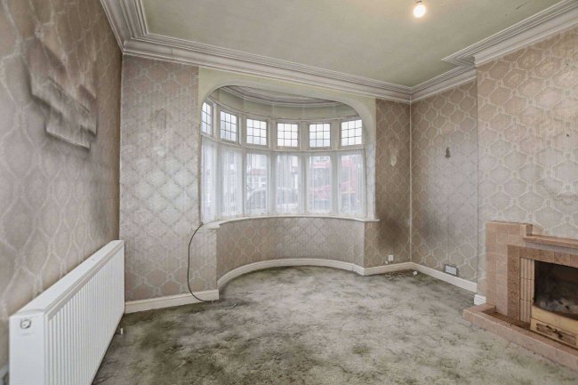 2 Dobell Road, Eltham, London SE9 1HE 2