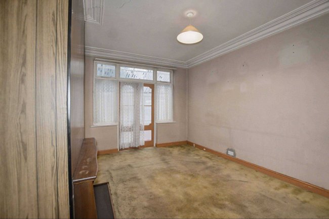 2 Dobell Road, Eltham, London SE9 1HE 2