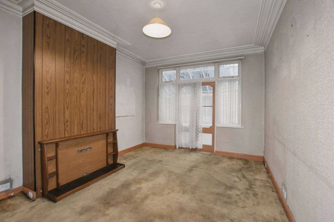 2 Dobell Road, Eltham, London SE9 1HE 2