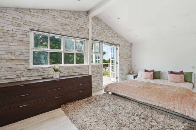 Svetlanas, St. Anns Hill Road, Chertsey, Surrey, KT16 9NN 67