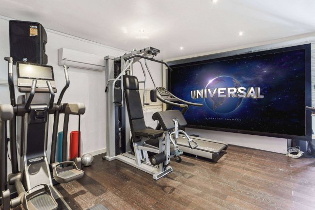 Svetlanas, St. Anns Hill Road, Chertsey, Surrey, KT16 9NN 67