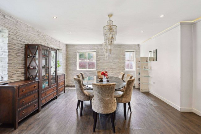 Svetlanas, St. Anns Hill Road, Chertsey, Surrey, KT16 9NN 67