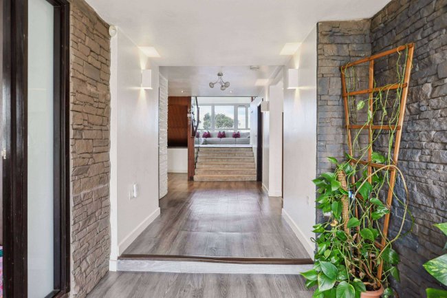 Svetlanas, St. Anns Hill Road, Chertsey, Surrey, KT16 9NN 67