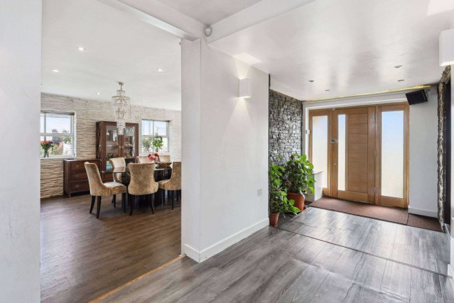 Svetlanas, St. Anns Hill Road, Chertsey, Surrey, KT16 9NN 67