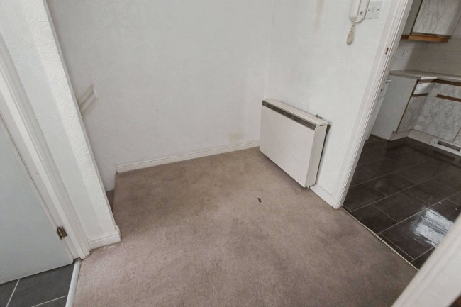 16 Bellingham Grove, Hanley, Stoke-on-Trent, Staffordshire, ST1 6UX 7