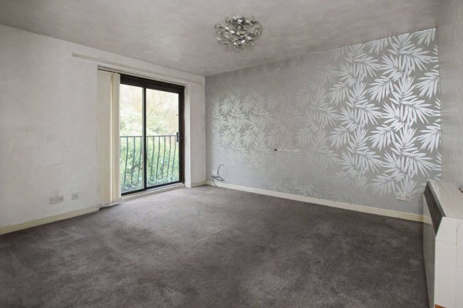 16 Bellingham Grove, Hanley, Stoke-on-Trent, Staffordshire, ST1 6UX 7