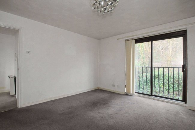 16 Bellingham Grove, Hanley, Stoke-on-Trent, Staffordshire, ST1 6UX 7