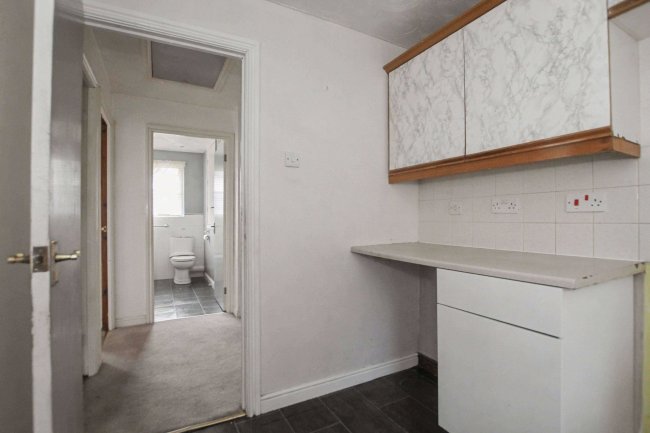 16 Bellingham Grove, Hanley, Stoke-on-Trent, Staffordshire, ST1 6UX 7