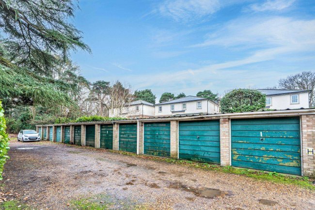 9 Coniston Court, Hanger Hill, Weybridge, KT13 9YR 77