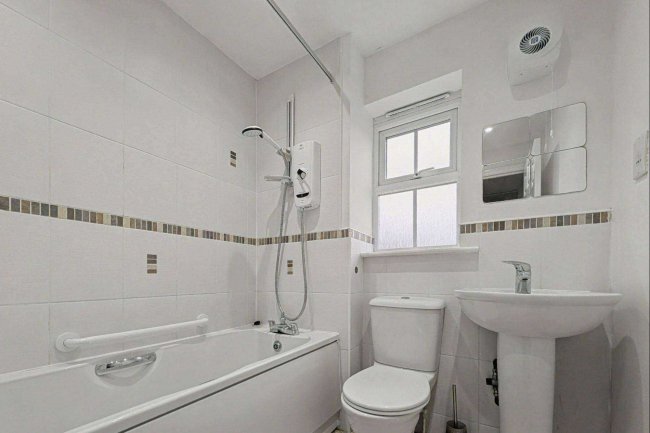 19 Torwood Court, Cramlington, Northumberland, NE23 2BZ 76