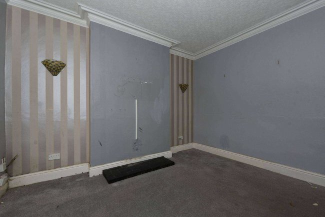 96 Sedgley Road, Woodsetton, Dudley, DY1 4NG 10