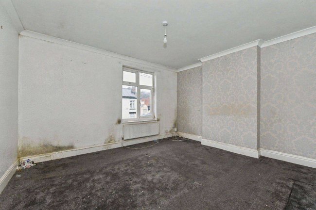 96 Sedgley Road, Woodsetton, Dudley, DY1 4NG 10