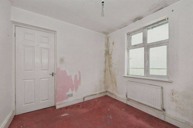 96 Sedgley Road, Woodsetton, Dudley, DY1 4NG 10