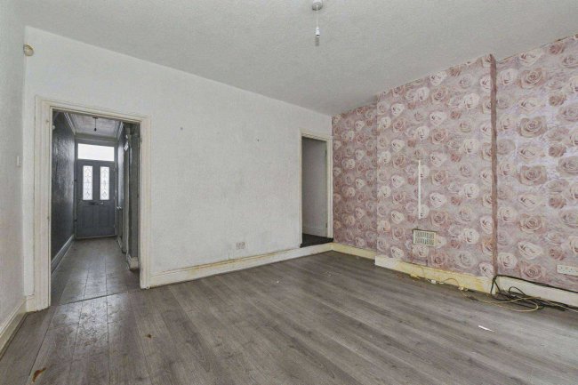 96 Sedgley Road, Woodsetton, Dudley, DY1 4NG 10