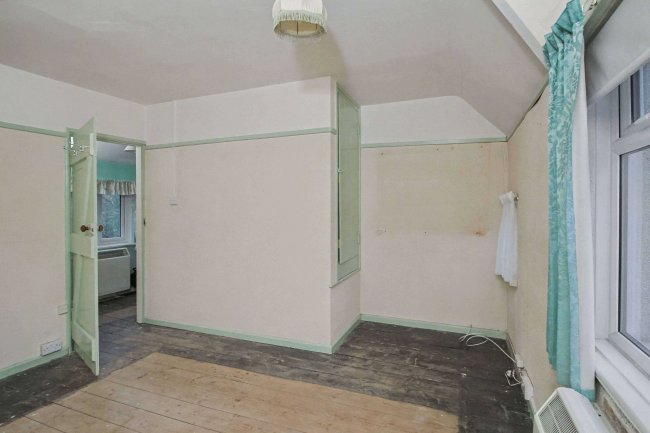 2 The Crescent, Pewsey, Wiltshire, SN9 5DP 31