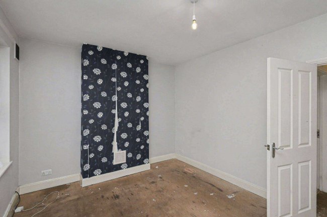 134 Colegrave Road, London E15 1EA 6