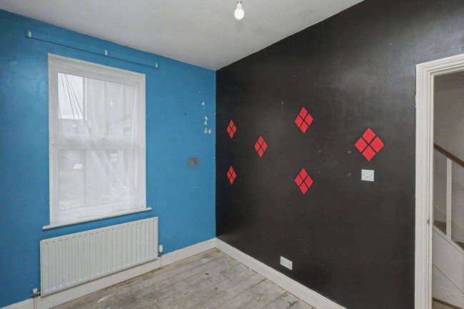 134 Colegrave Road, London E15 1EA 6