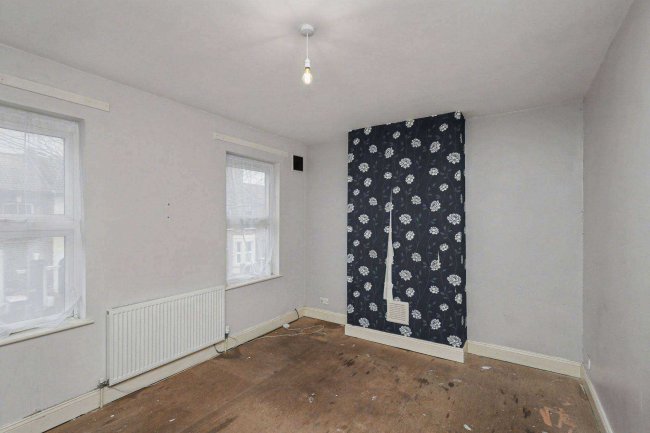 134 Colegrave Road, London E15 1EA 6