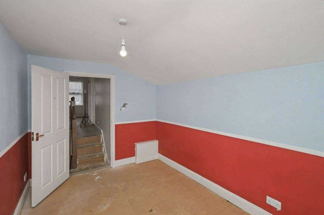 134 Colegrave Road, London E15 1EA 6