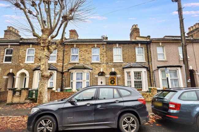 134 Colegrave Road, London E15 1EA 6