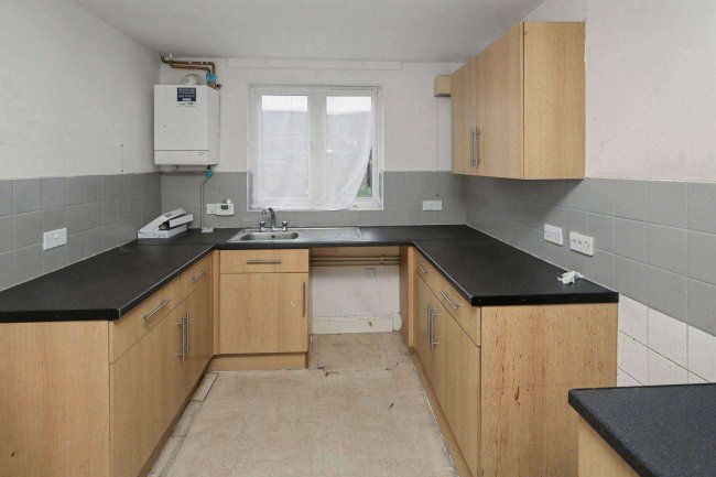 134 Colegrave Road, London E15 1EA 6