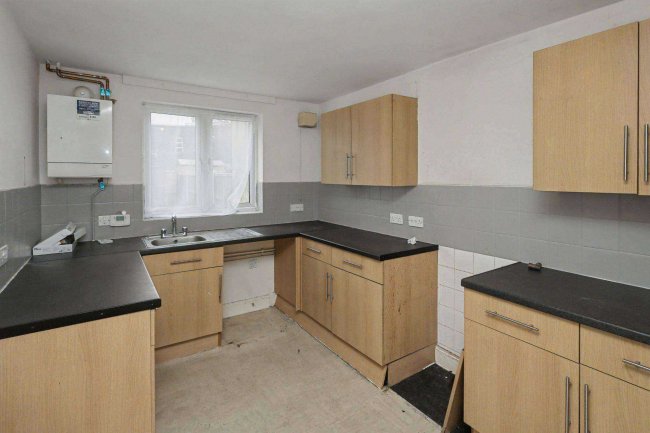 134 Colegrave Road, London E15 1EA 6