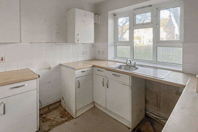 7 John Newton Court, Welling DA16 2AQ 40