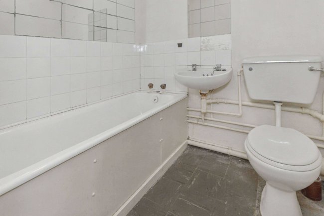 25 Carrick Point, Falmouth Road Leicester LE5 4WN 2