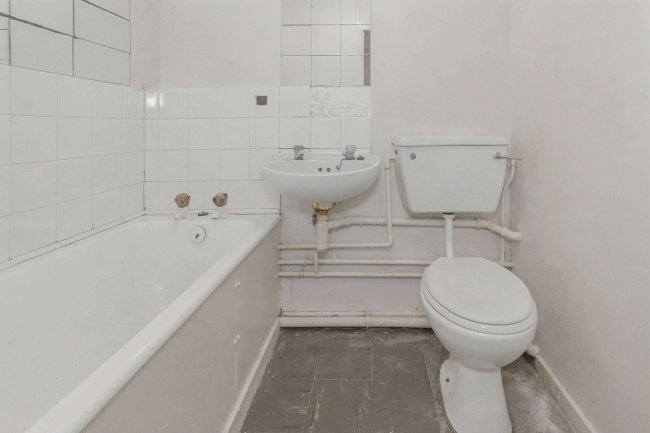 25 Carrick Point, Falmouth Road Leicester LE5 4WN 2