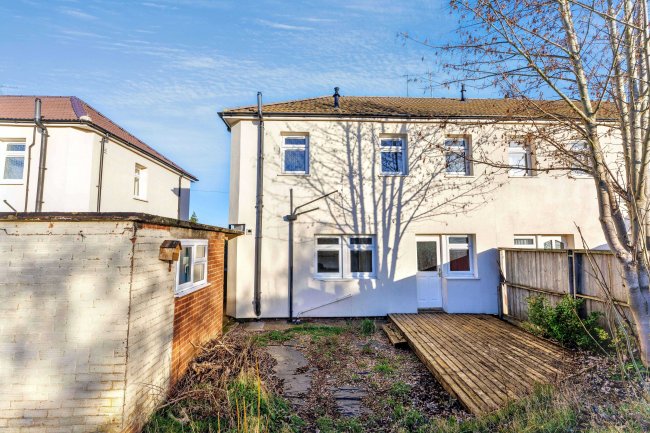10 Gloucester Crescent, Rushden, NN10 0BG 5