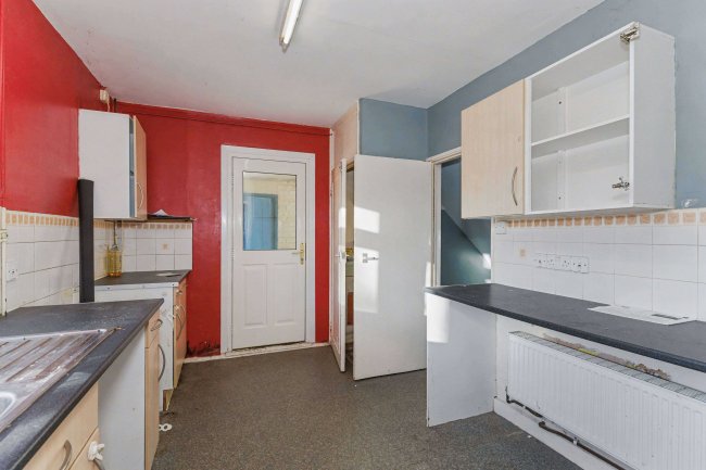 10 Gloucester Crescent, Rushden, NN10 0BG 5