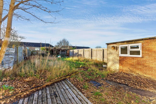 10 Gloucester Crescent, Rushden, NN10 0BG 5