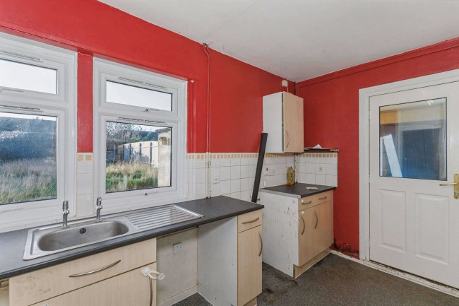 10 Gloucester Crescent, Rushden, NN10 0BG 5