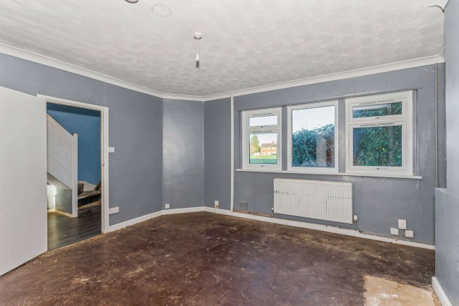 10 Gloucester Crescent, Rushden, NN10 0BG 5