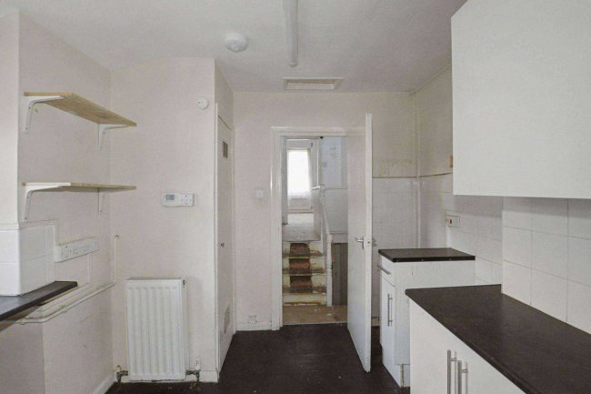 Flat A and B, 26 Stanmer Street, Battersea, London SW11 3EG 73