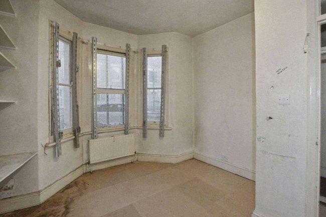 Flat A and B, 26 Stanmer Street, Battersea, London SW11 3EG 73