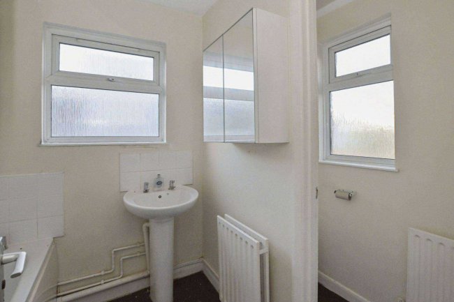 Flat A and B, 26 Stanmer Street, Battersea, London SW11 3EG 73