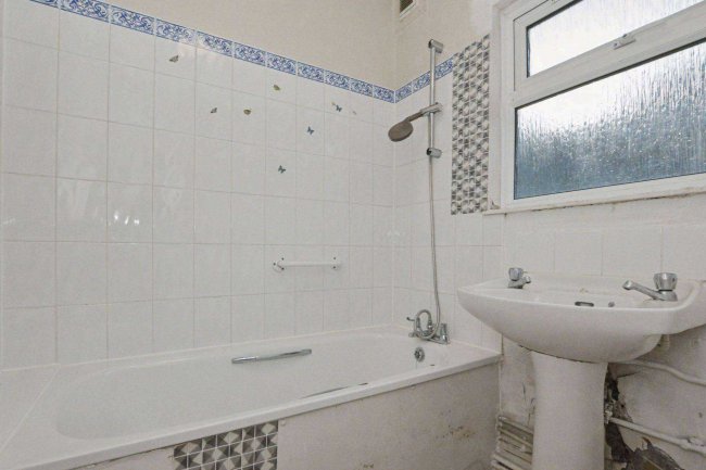 Flat A and B, 26 Stanmer Street, Battersea, London SW11 3EG 73