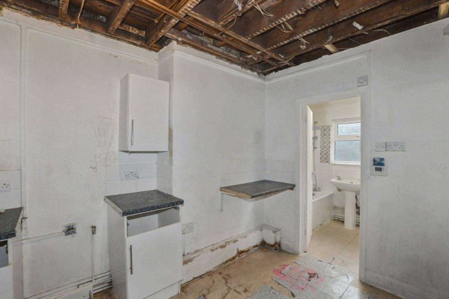 Flat A and B, 26 Stanmer Street, Battersea, London SW11 3EG 73