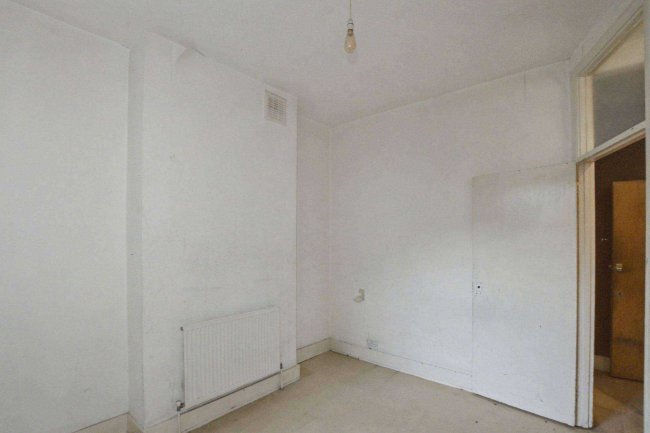 Flat A and B, 26 Stanmer Street, Battersea, London SW11 3EG 73