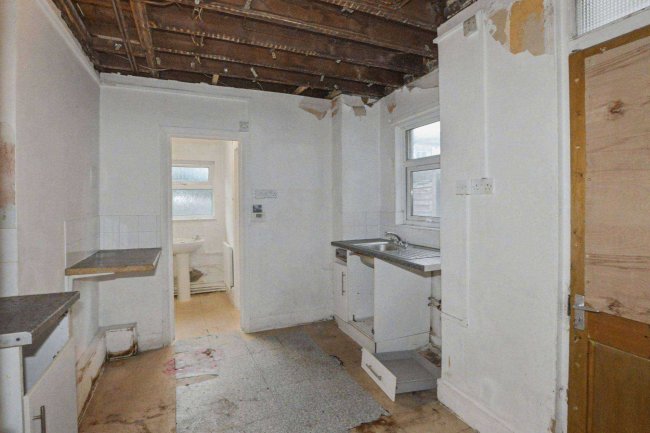 Flat A and B, 26 Stanmer Street, Battersea, London SW11 3EG 73