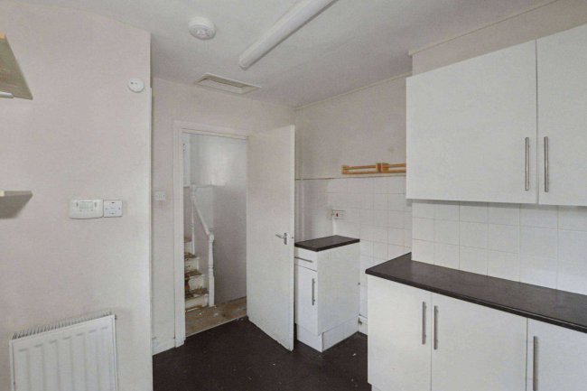 Flat A and B, 26 Stanmer Street, Battersea, London SW11 3EG 73