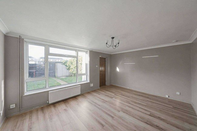 320 Spackmans Way, Slough, SL1 2SD 98