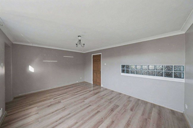 320 Spackmans Way, Slough, SL1 2SD 98